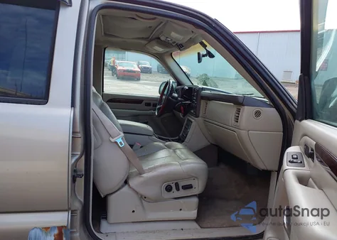 2002 Cadillac Escalade Standard z USA, uszkodzony, nr VIN 1GYEK63N62R135972